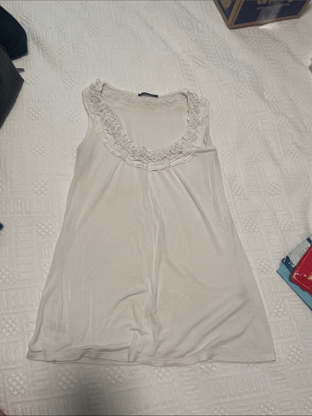 🌹FREE w/purchase Elie tahari soft Ruffled Scoop Neck Sleeveless Top White